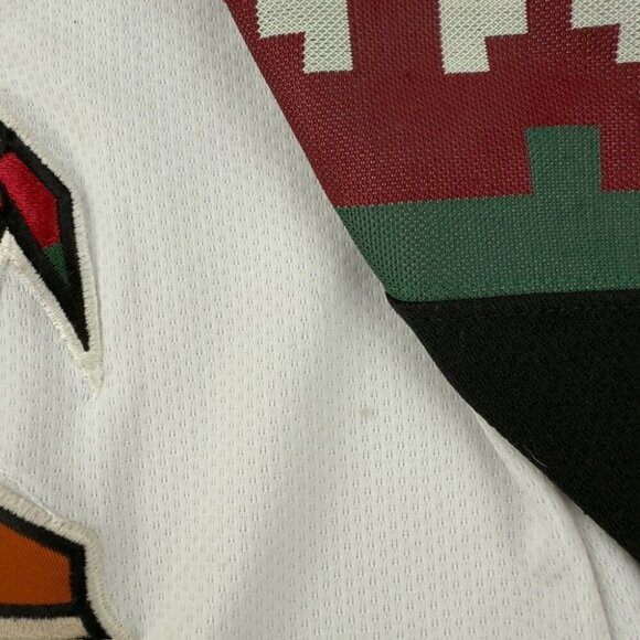Vtg Starter Arizona Coyotes Hockey Jersey Youth Size Small - Picture 16 of 16